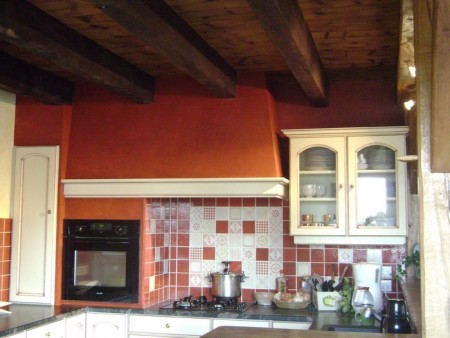 Enduit resserré sur hotte de cuisine